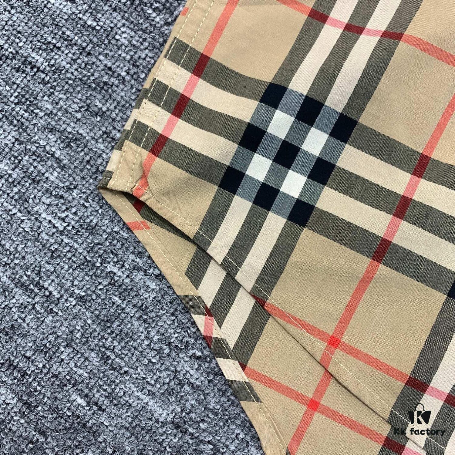 69314c27908475d562cd9e9b New Burberry Classic Stripe Long-Sleeve Shirt, Iconic BBR Brand Checkered Pattern Shirt, Best-Selling Counter Style