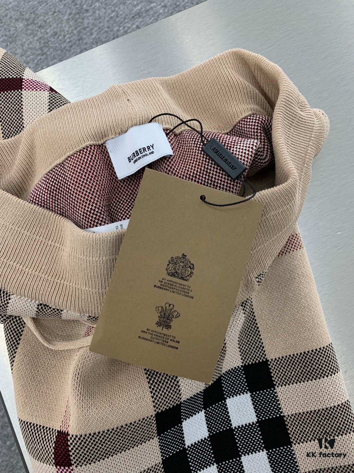 69314cce908475d562cd9ec0 New BURBERRY Classic Plaid Knit Shorts Unisex