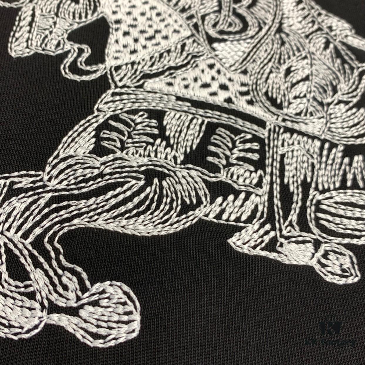 69314d6b908475d562cd9ed8 New BBR Burberry 24SS Embroidered 3D Horse Short Sleeve T-Shirt