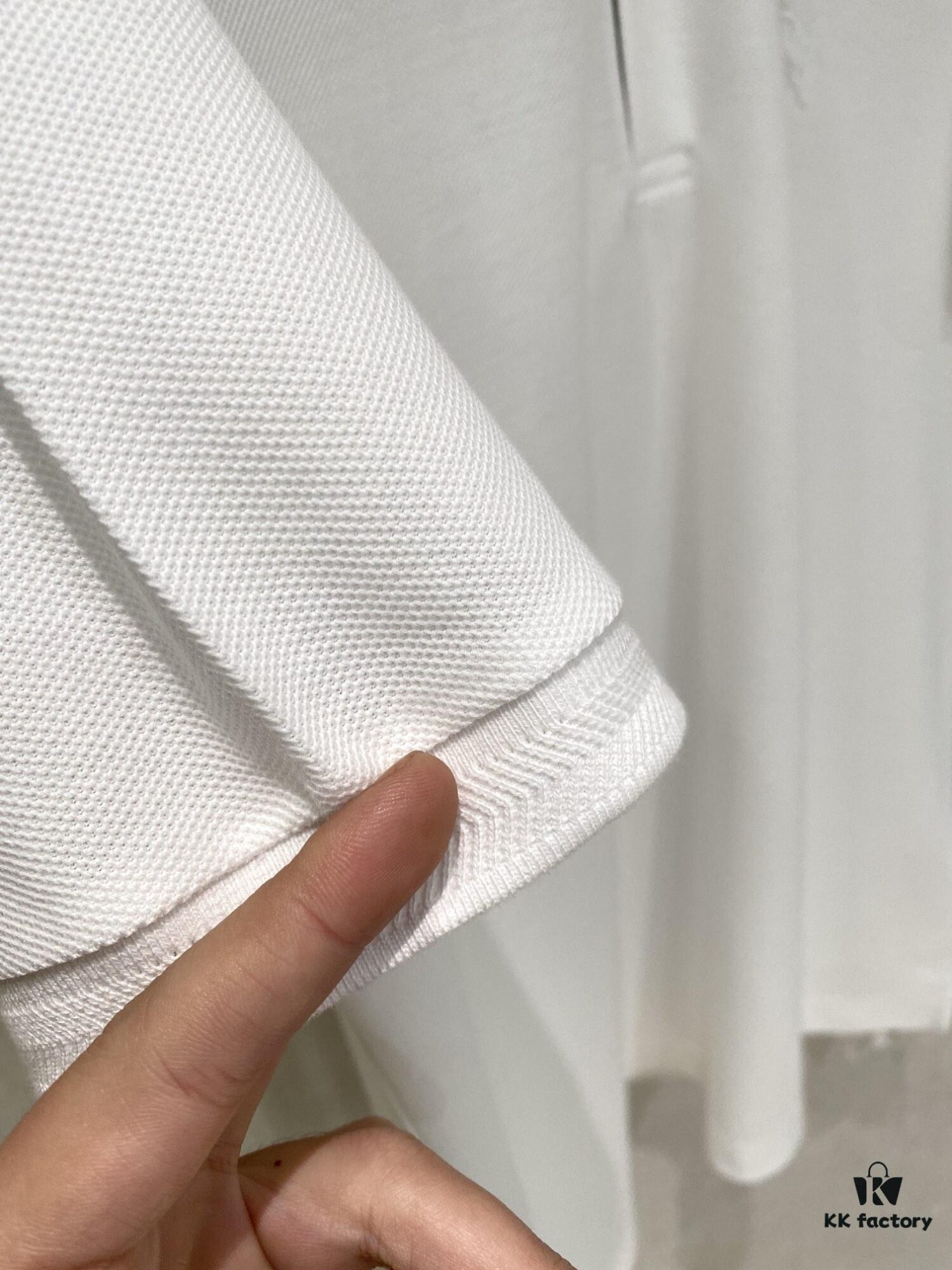 69314dc6908475d562cd9eea Burberry, 2025 Latest Short Sleeve T-Shirt, Stylish and Handsome with Exquisite Embroidered Logo on Chest, Simple and Versatile Design
