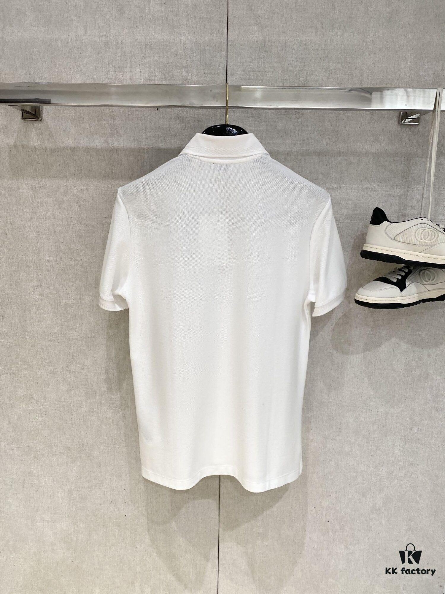69314dd6908475d562cd9eed Burberry, 2025 Latest Short Sleeve T-Shirt, Stylish and Handsome with Exquisite Embroidered Logo on Chest, Simple and Versatile Design