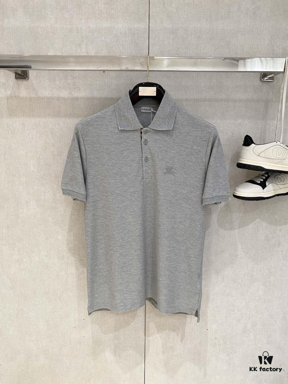 69314dda908475d562cd9eee Burberry, 2025 Latest Short Sleeve T-Shirt, Stylish and Handsome with Exquisite Embroidered Logo on Chest, Simple and Versatile Design