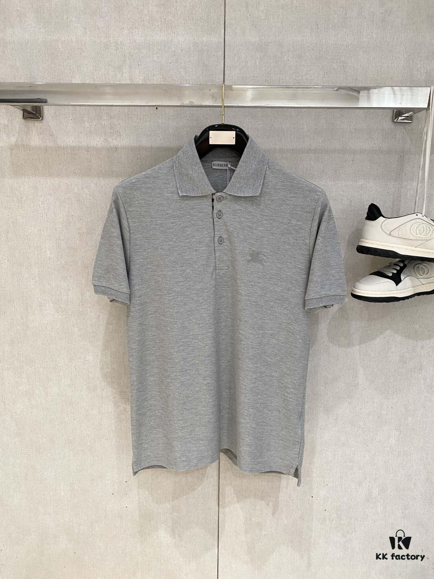 69314dda908475d562cd9eee Burberry, 2025 Latest Short Sleeve T-Shirt, Stylish and Handsome with Exquisite Embroidered Logo on Chest, Simple and Versatile Design