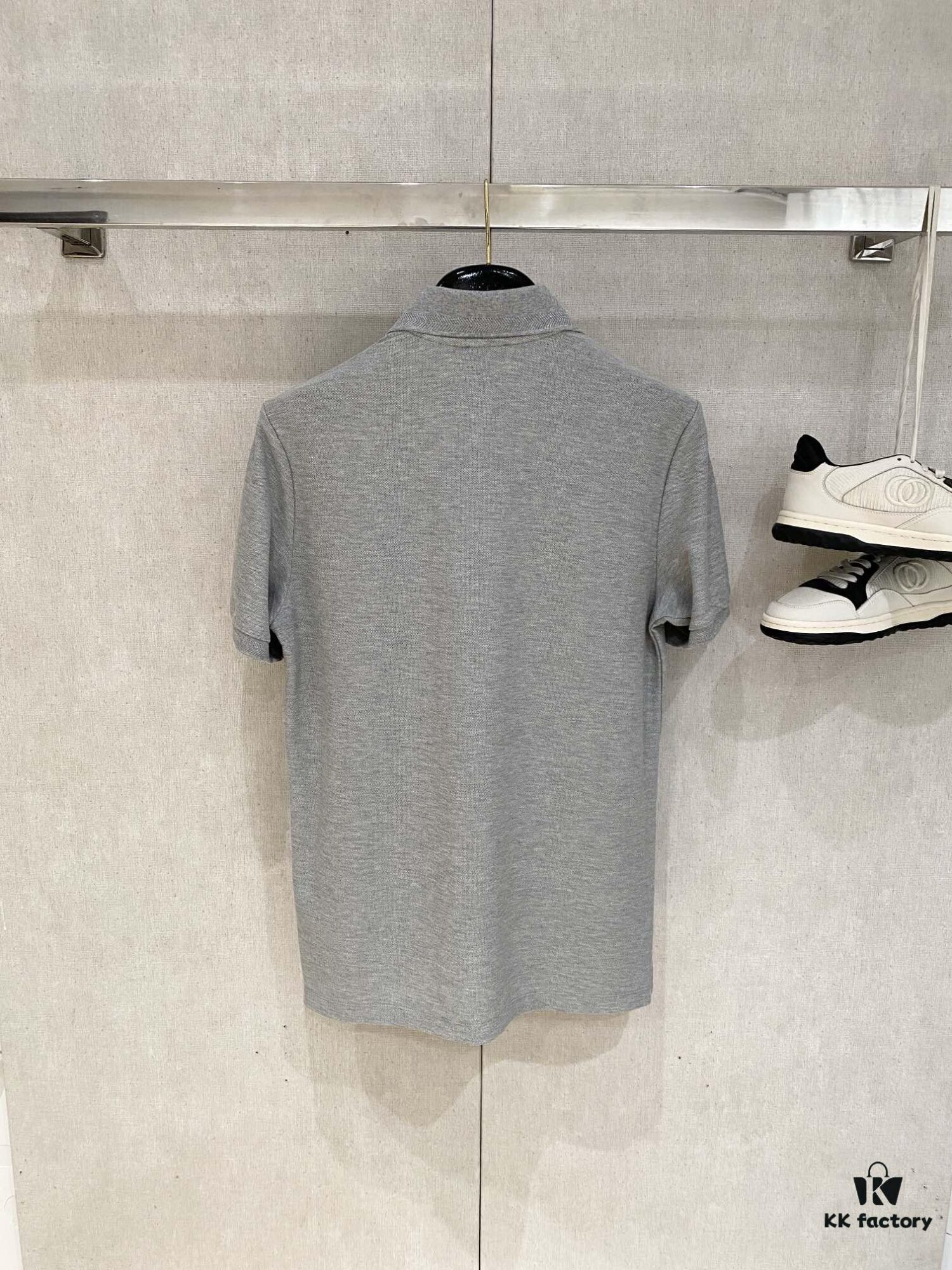 69314dfc908475d562cd9ef5 Burberry, 2025 Latest Short Sleeve T-Shirt, Stylish and Handsome with Exquisite Embroidered Logo on Chest, Simple and Versatile Design