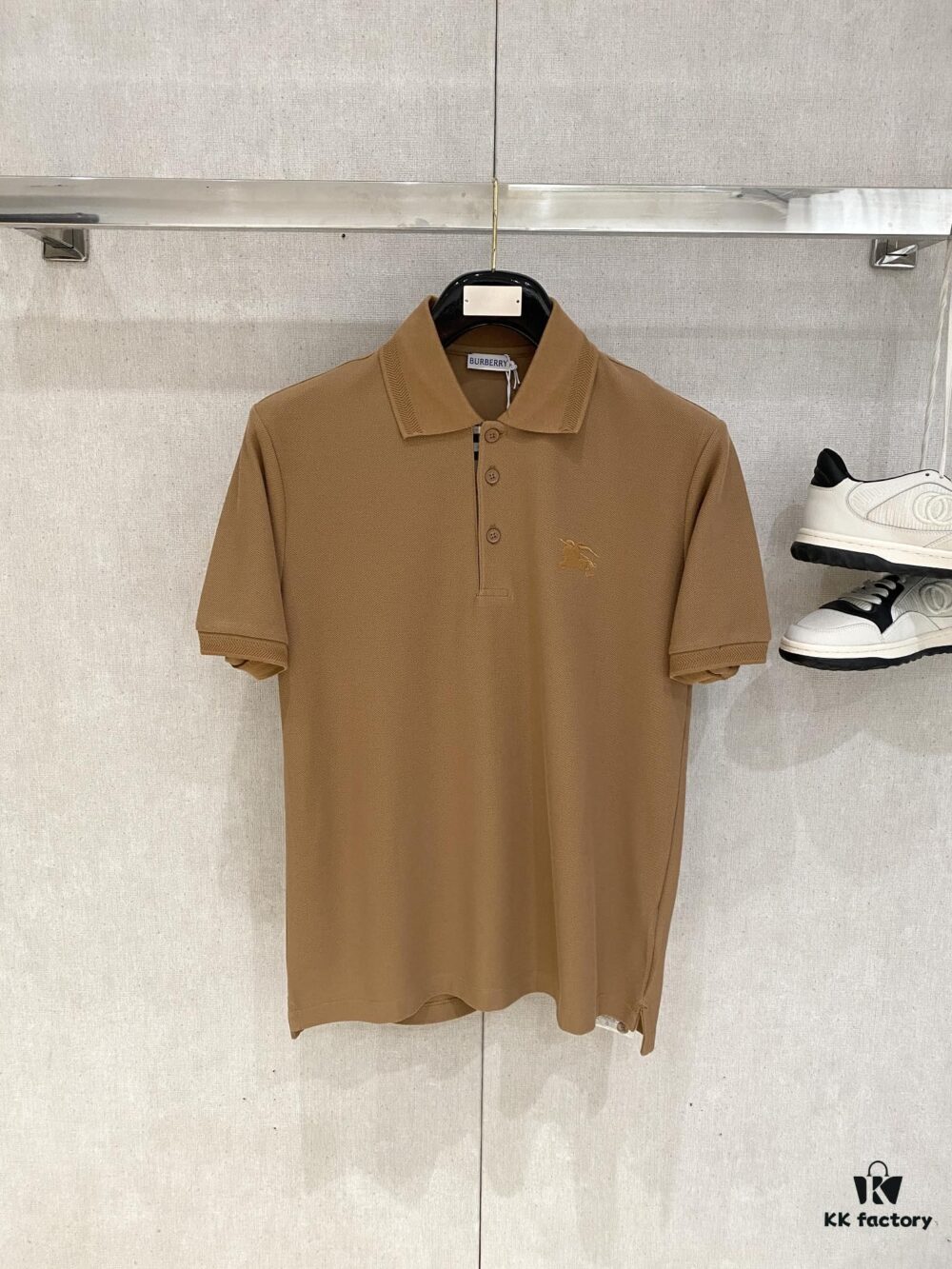 69314e04908475d562cd9ef7 Burberry, 2025 Latest Short Sleeve T-Shirt, Stylish and Handsome with Exquisite Embroidered Logo on Chest, Simple and Versatile Design