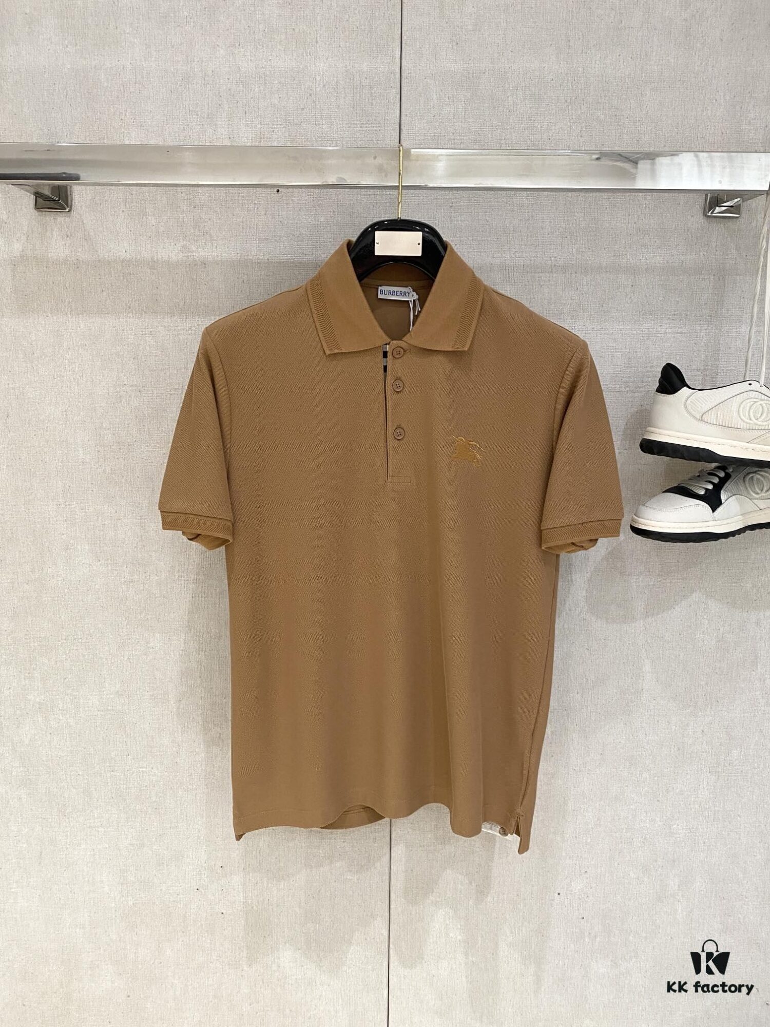 69314e04908475d562cd9ef7 Burberry, 2025 Latest Short Sleeve T-Shirt, Stylish and Handsome with Exquisite Embroidered Logo on Chest, Simple and Versatile Design