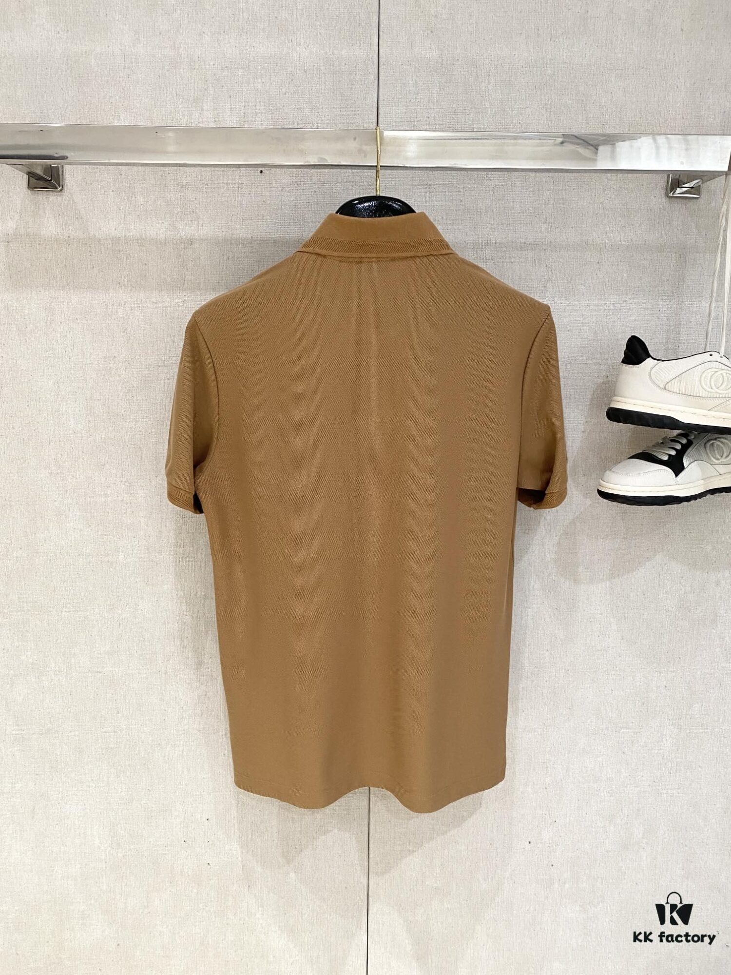 69314e2d908475d562cd9f00 Burberry, 2025 Latest Short Sleeve T-Shirt, Stylish and Handsome with Exquisite Embroidered Logo on Chest, Simple and Versatile Design