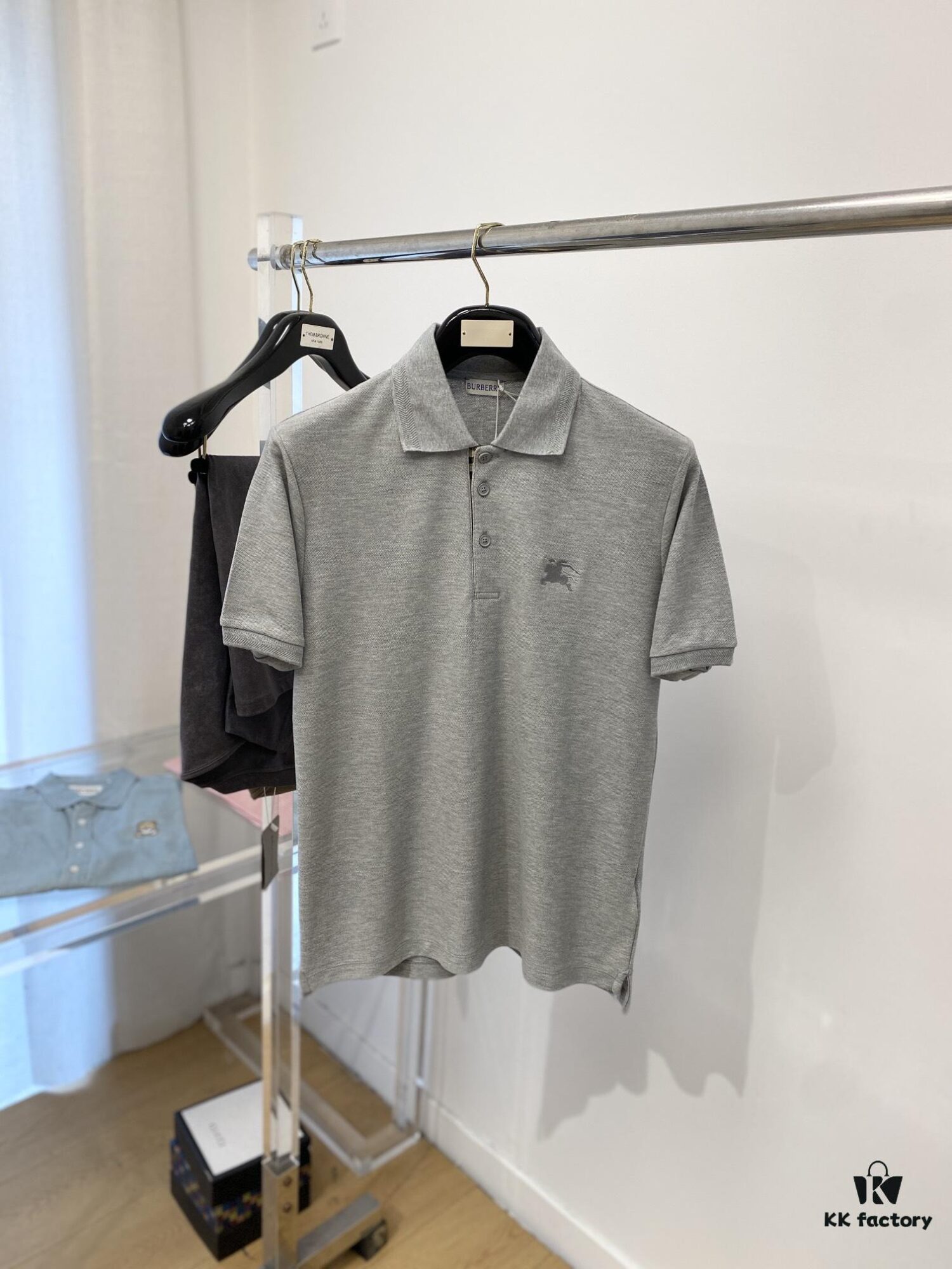 69314e4b908475d562cd9f0a Burberry, 2025 Latest Short Sleeve T-Shirt, Stylish and Fashionable with Exquisite Embroidered Logo on Chest, Simple and Versatile Design