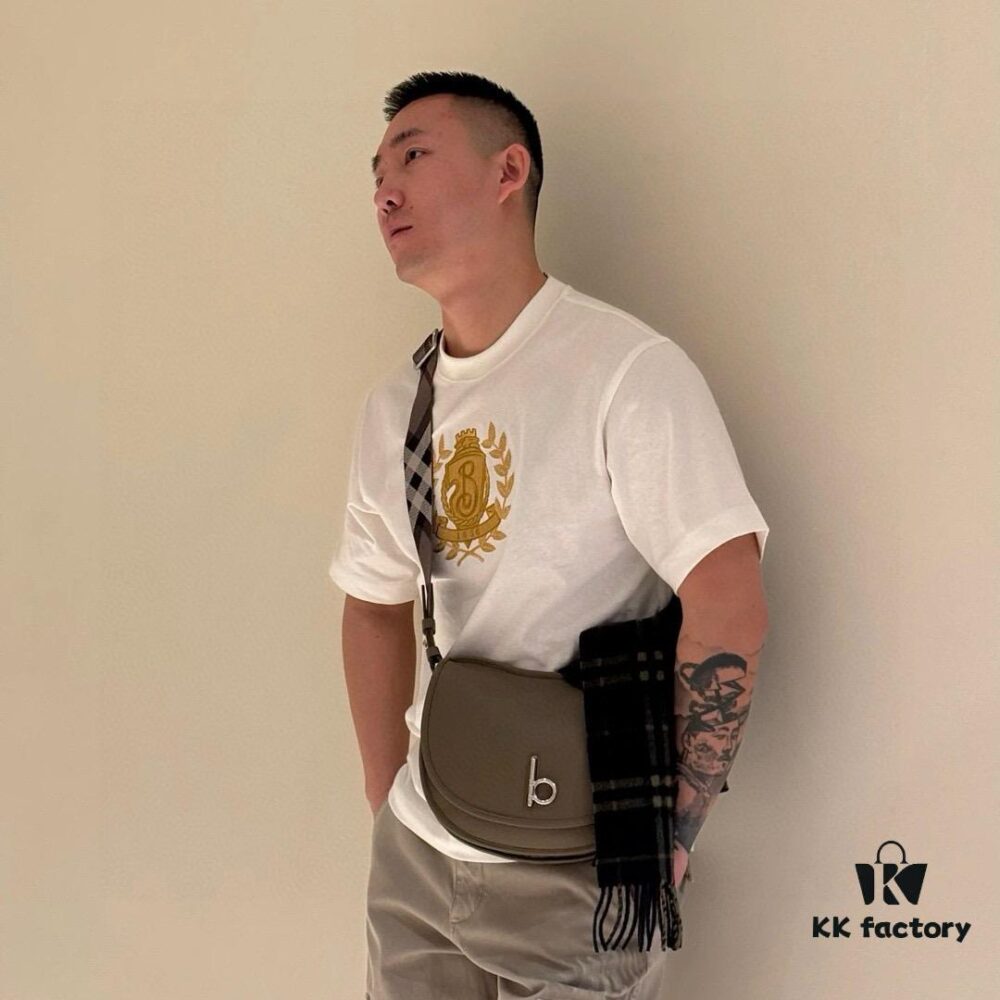 69314eb9908475d562cd9f29 Burberry, 2025 Latest Short Sleeve T-Shirt, Stylish and Fashionable with Exquisite Embroidered Logo on Chest, Simple and Versatile Design