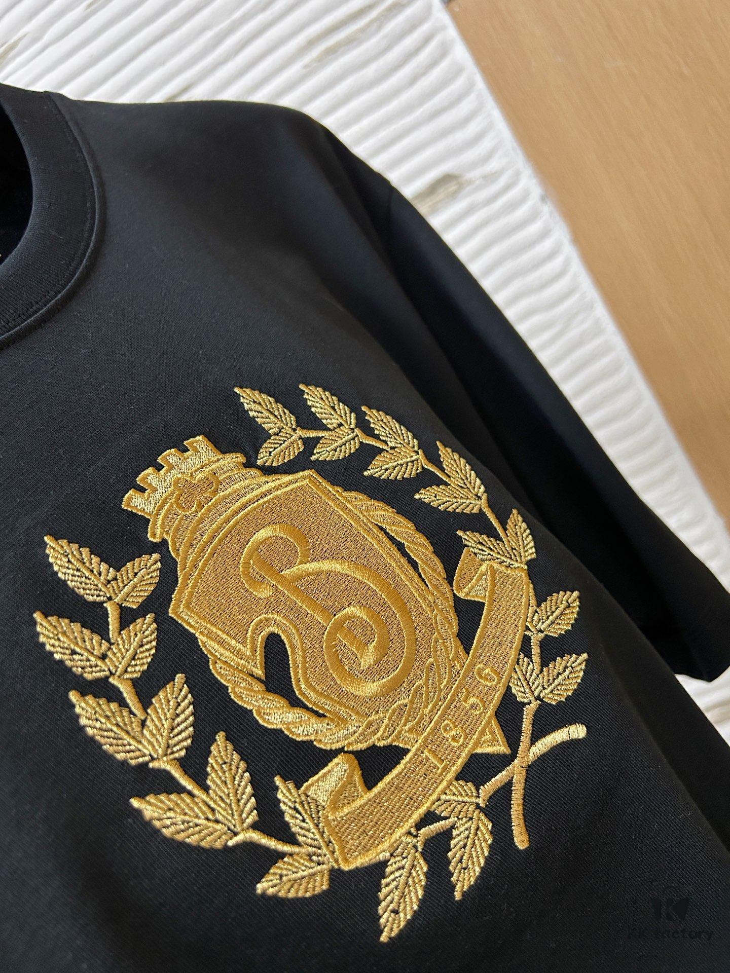 69314eee908475d562cd9f37 Burberry, 2025 Latest Short Sleeve T-Shirt, Stylish and Handsome with Exquisite Embroidered Logo on Chest, Simple and Versatile Design