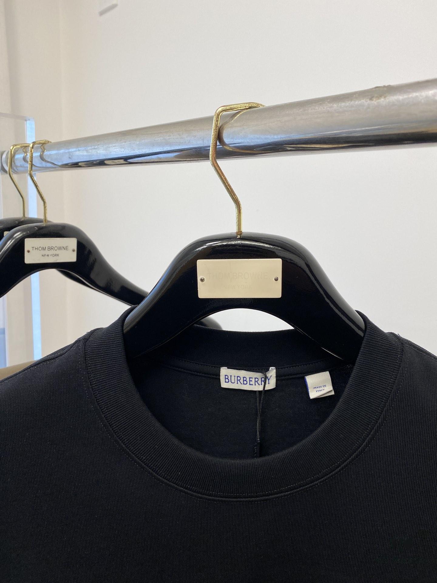 69314f1e908475d562cd9f45 Burberry 2025 Latest Short Sleeve T-Shirt, Stylish and Fashionable with Exquisite Embroidered Logo on Chest, Simple and Versatile Design
