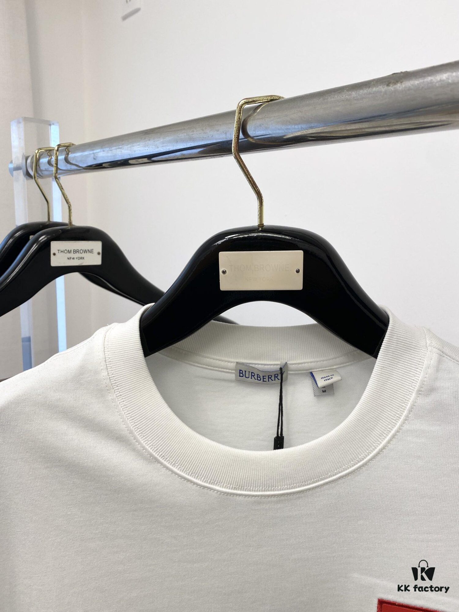 69314f40908475d562cd9f4e Burberry, 2025 Latest Short-Sleeve T-Shirt, Stylish and Handsome with Exquisite Embroidered Logo on Chest, Simple and Versatile Design