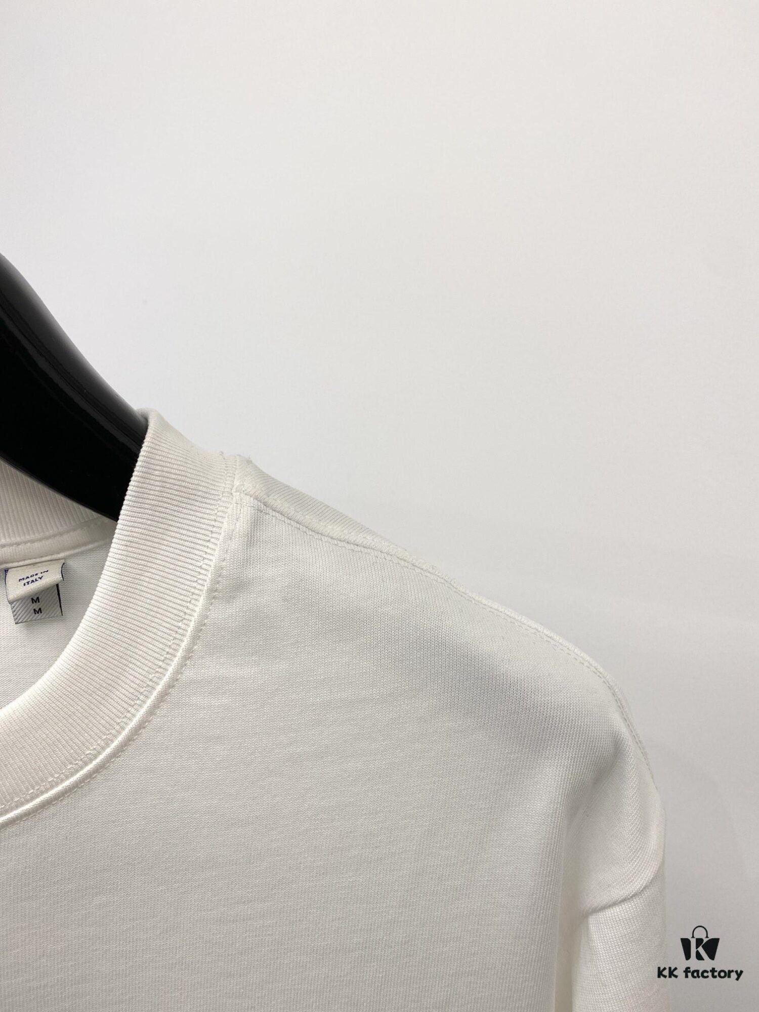 69314f46908475d562cd9f4f Burberry, 2025 Latest Short-Sleeve T-Shirt, Stylish and Handsome with Exquisite Embroidered Logo on Chest, Simple and Versatile Design