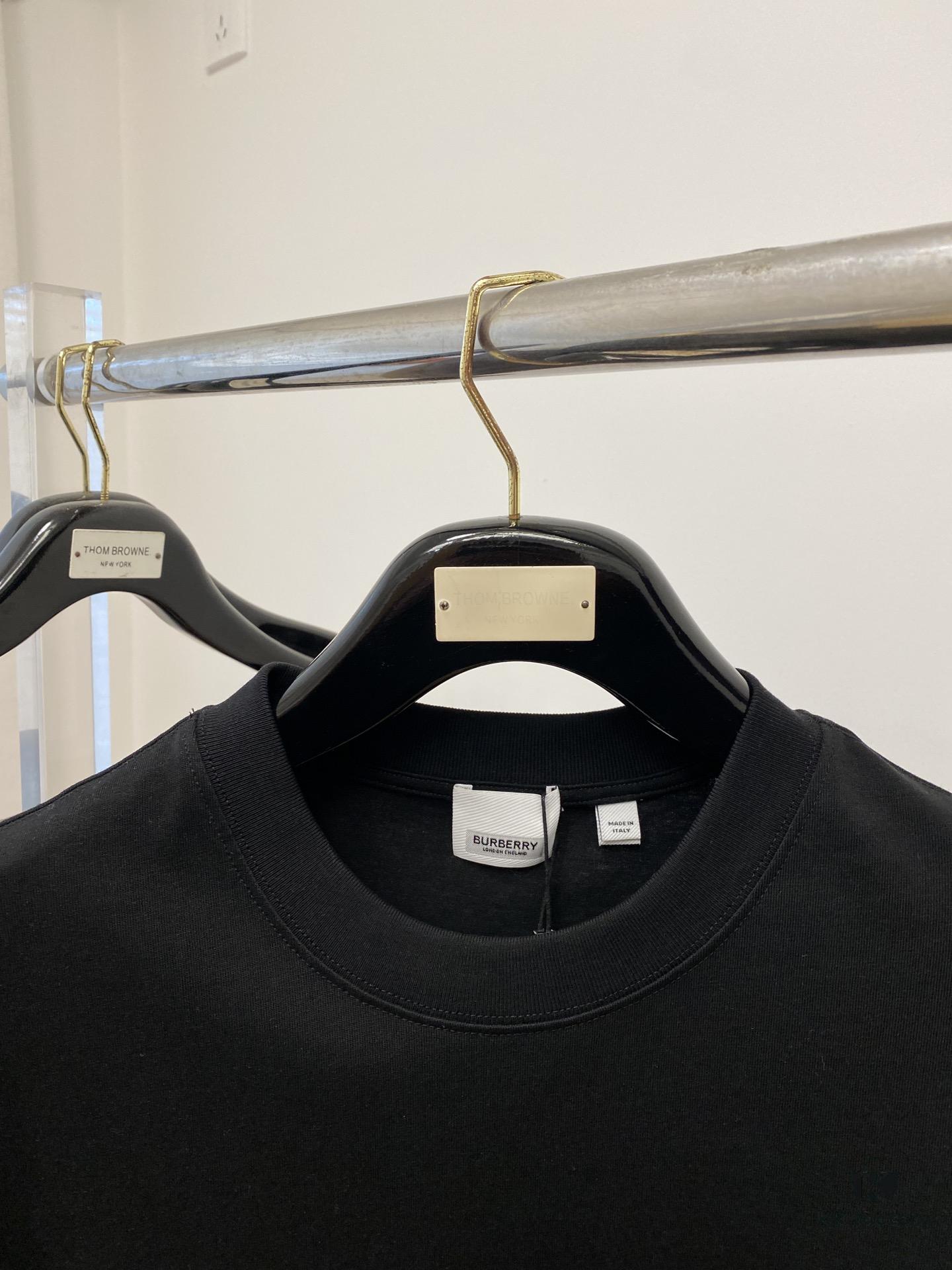 69314f69908475d562cd9f57 Burberry, 2025 Latest Short-Sleeve T-Shirt, Stylish and Fashionable with Exquisite Embroidered Logo, Simple and Versatile Design