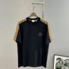 69315488908475d562cda06c BBR* Bao-Bao-Li 25SS Limited Edition T-Shirt, Unisex Style! Premium 260g Fully Combed Cotton, Custom Leather Chest Patch, Shoulder Plaid Panel Craft for Strong Textural Feel and 3D Effect, Oversized Slightly Expanded Silhouette, Complete Three Labels. Colors: Black, White. European Size: S, M, L, XL (Recommended Size M for Height 175cm / Weight 70kg)