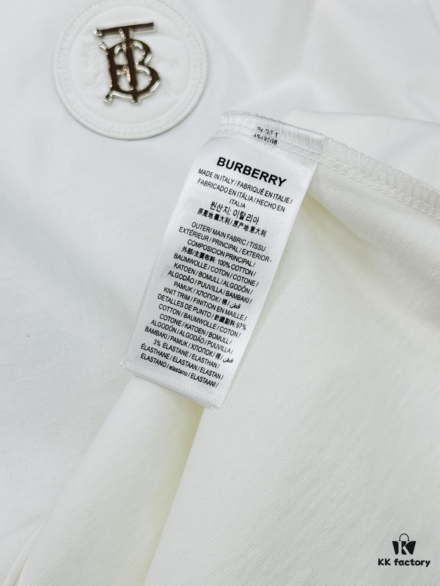 693154a9908475d562cda074 BBR* Bao-Bao-Li 25SS Limited Edition T-Shirt, Unisex Style! Premium 260g Fully Combed Cotton, Custom Leather Chest Patch, Shoulder Plaid Panel Craft for Strong Textural Feel and 3D Effect, Oversized Slightly Expanded Silhouette, Complete Three Labels. Colors: Black, White. European Size: S, M, L, XL (Recommended Size M for Height 175cm / Weight 70kg)