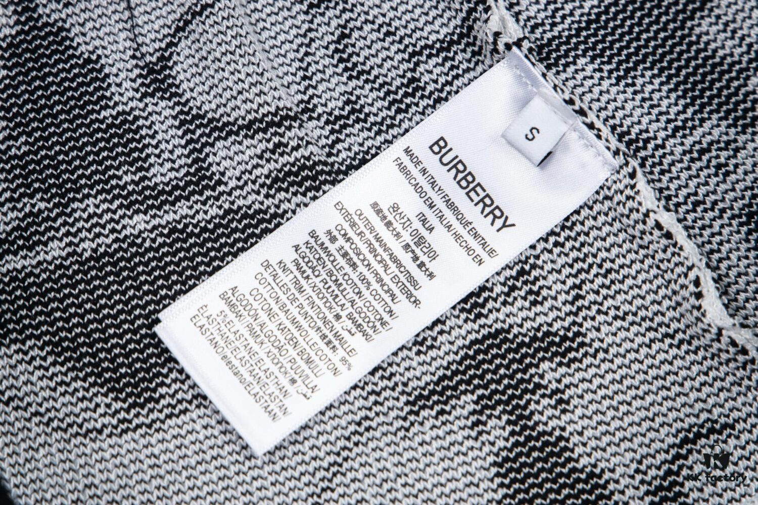 69315648908475d562cda0e7 New BURBERRY Barbour Full-Print Knit Shorts, 2023SS Collection, Custom Waffle-Knit Fabric, Jacquard Knit Design, Striped Pattern, Premium Hardware Drawstring, Fashionable and Comfortable Fit