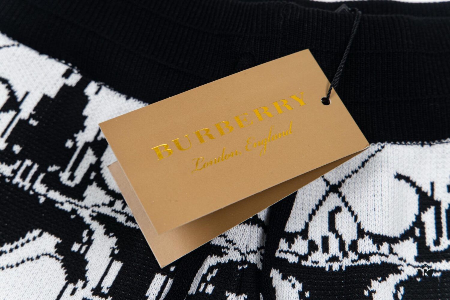 69315651908475d562cda0ea New BURBERRY Barbour Full-Print Knit Shorts, 2023SS Collection, Custom Waffle-Knit Fabric, Jacquard Knit Design, Striped Pattern, Premium Hardware Drawstring, Fashionable and Comfortable Fit
