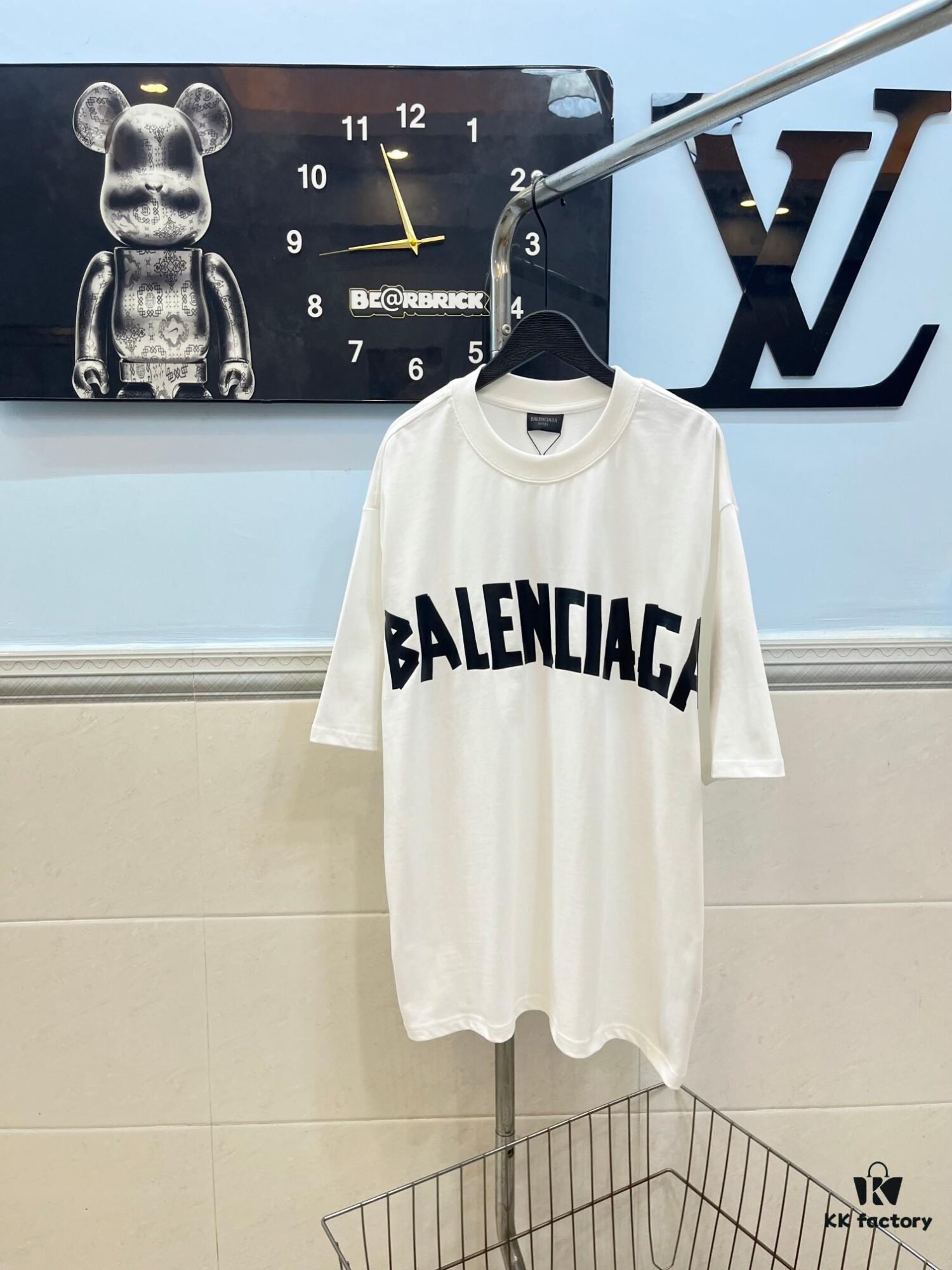 693157b6908475d562cda141 BALENCIAGA Tape Logo Printed Short-Sleeve T-Shirt, Made from 280g Double-Layer Pure Cotton Fabric, Comfortable and Soft to Wear, Featuring Raised Tape Logo Printing for a Premium, Three-Dimensional Look, High-Quality Replica, Complete with All Three Labels