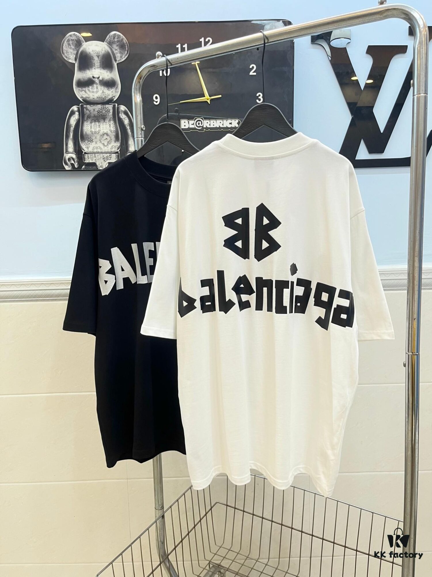 693157cf908475d562cda145 BALENCIAGA Tape Logo Printed Short-Sleeve T-Shirt, Made from 280g Double-Layer Pure Cotton Fabric, Comfortable and Soft to Wear, Featuring Raised Tape Logo Printing for a Premium, Three-Dimensional Look, High-Quality Replica, Complete with All Three Labels