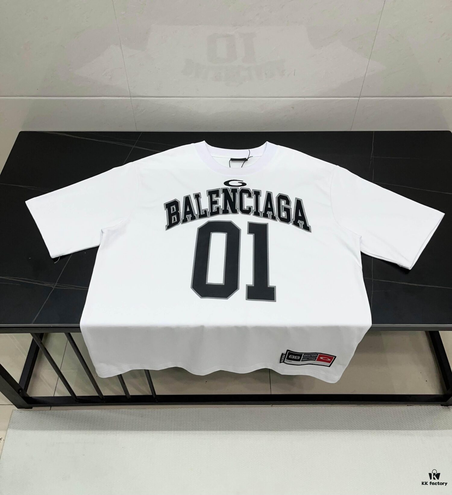 69315836908475d562cda158 BALENCIAGA Spring/Summer 2025 Letter Embroidered '01' Number Short Sleeve T-Shirt, Made from 300g Double-Layer Pure Cotton Fabric with Exquisite Blind Embroidery and High-Definition Direct-to-Film Printing on Front and Back