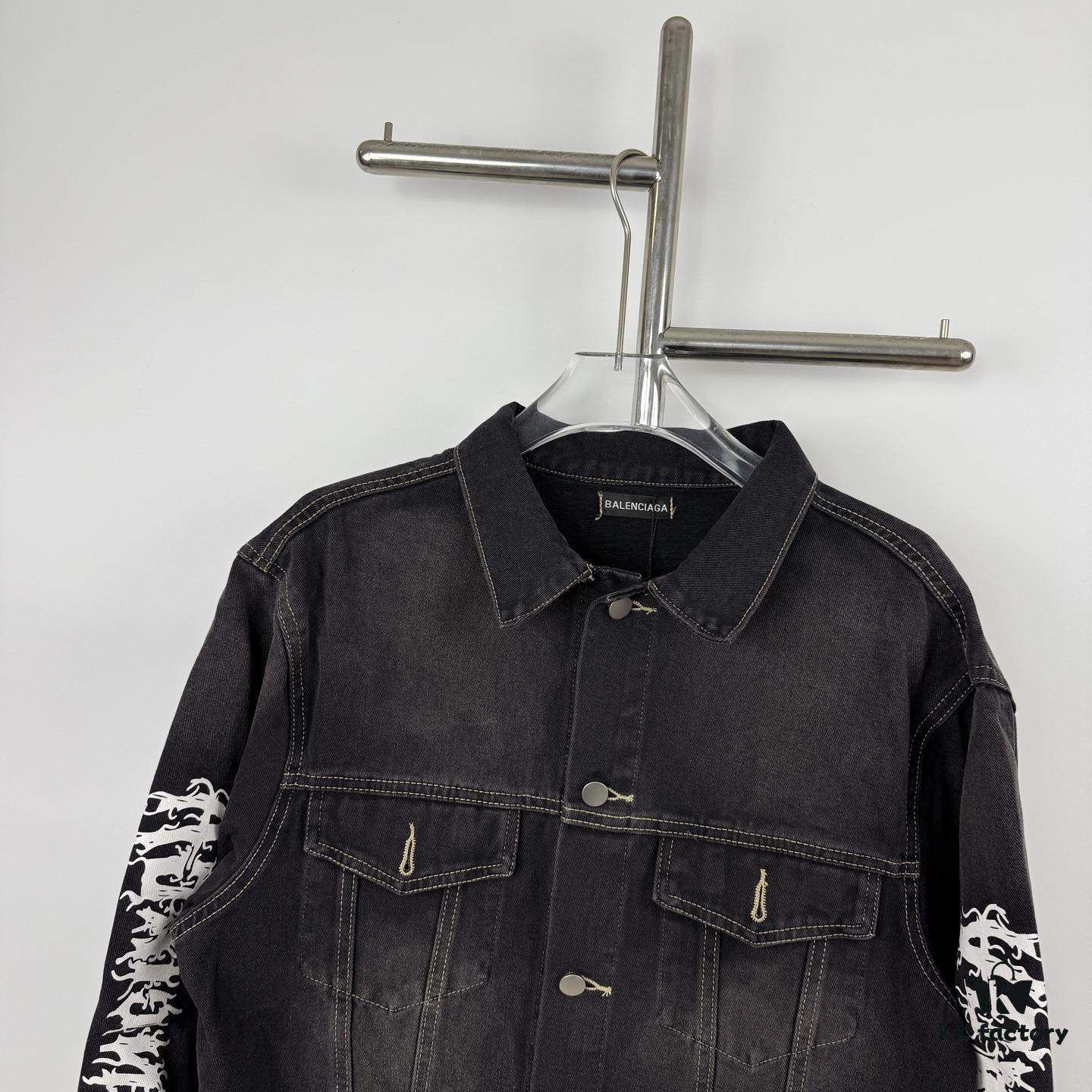 69315dfa908475d562cda260 New BALENCIAGA Paris 24SS Limited Dragon Year Graffiti Letter Vintage Washed Denim Jacket - Top-Quality Original Single Version