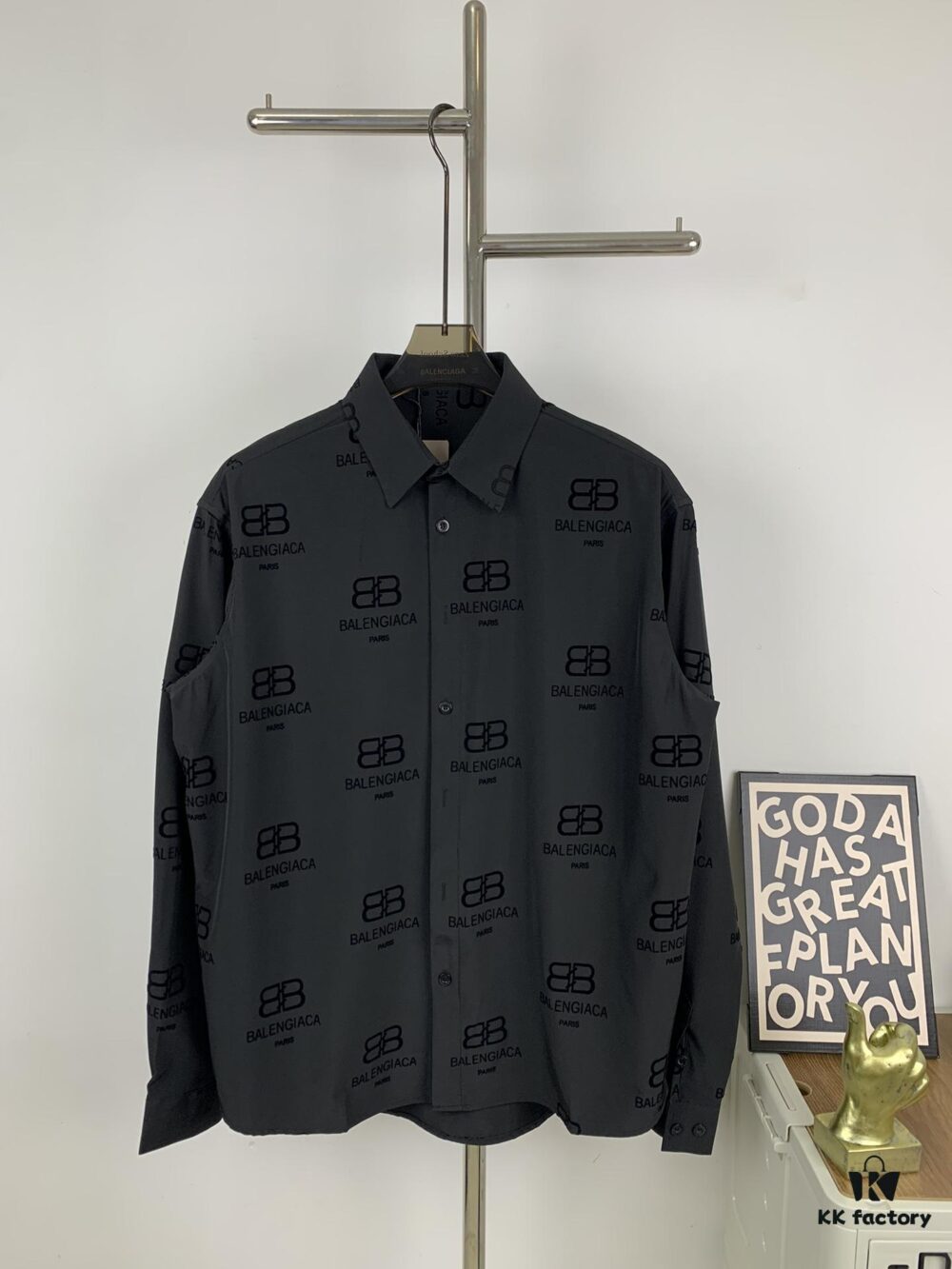 6931606f908475d562cda2bc New Balenciaga 2024 SS Unisex Flocked Print Button-Up Shirt with Logo Buckle, Cotton Satin Fabric with Subtle Stretch