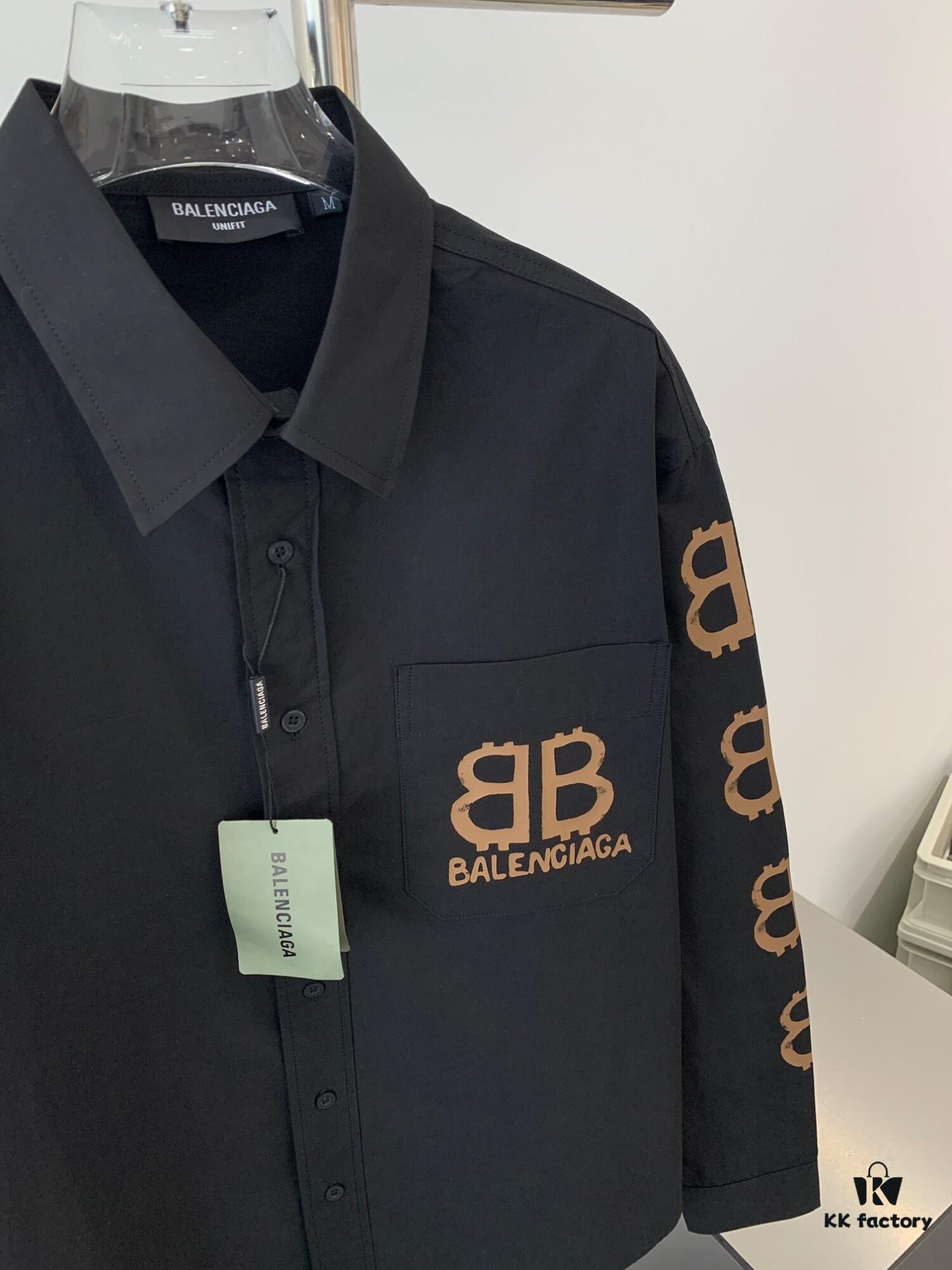 69316214908475d562cda30d New Balenciaga BLCG 24SS Double-B Orange Graffiti Logo Long-Sleeve Shirt with Full-Arm Print