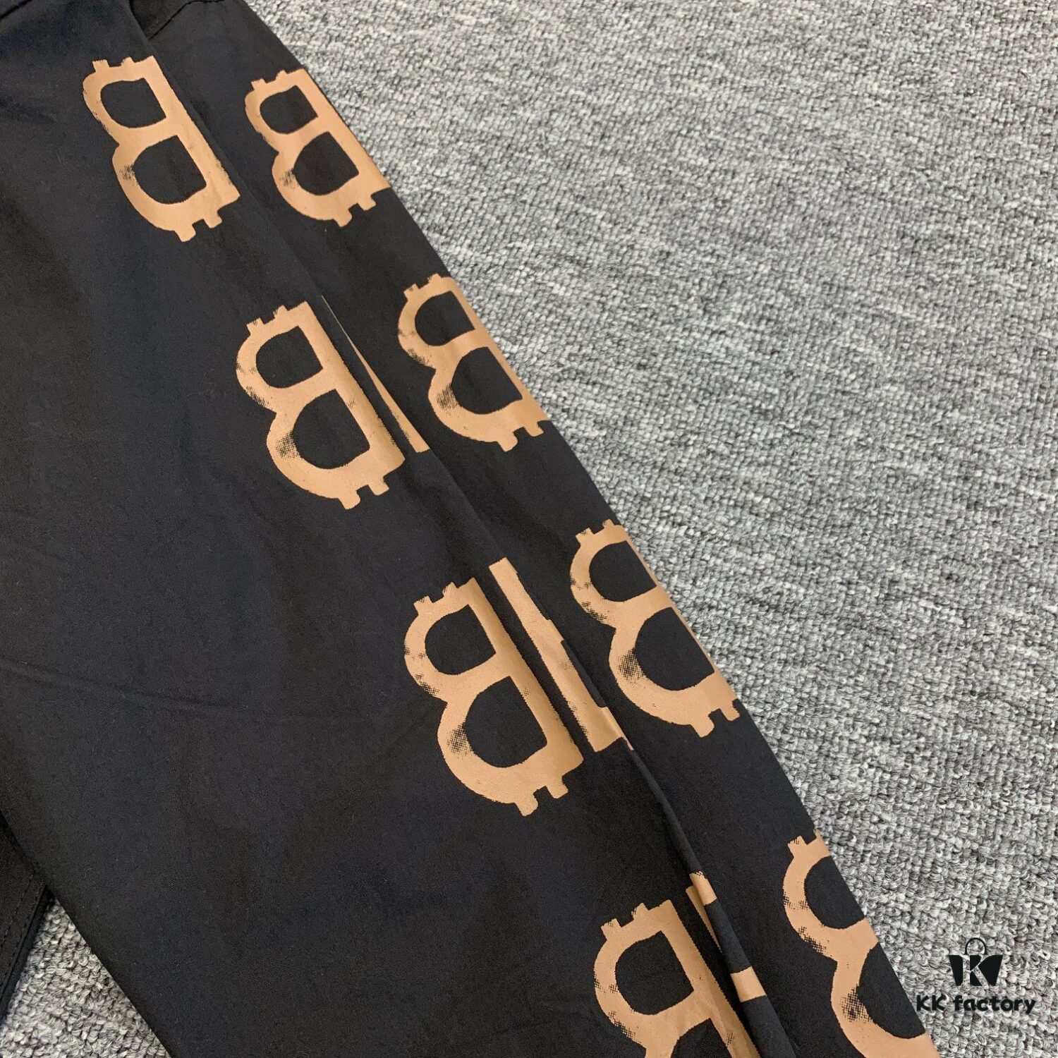 69316224908475d562cda310 New Balenciaga BLCG 24SS Double-B Orange Graffiti Logo Long-Sleeve Shirt with Full-Arm Print