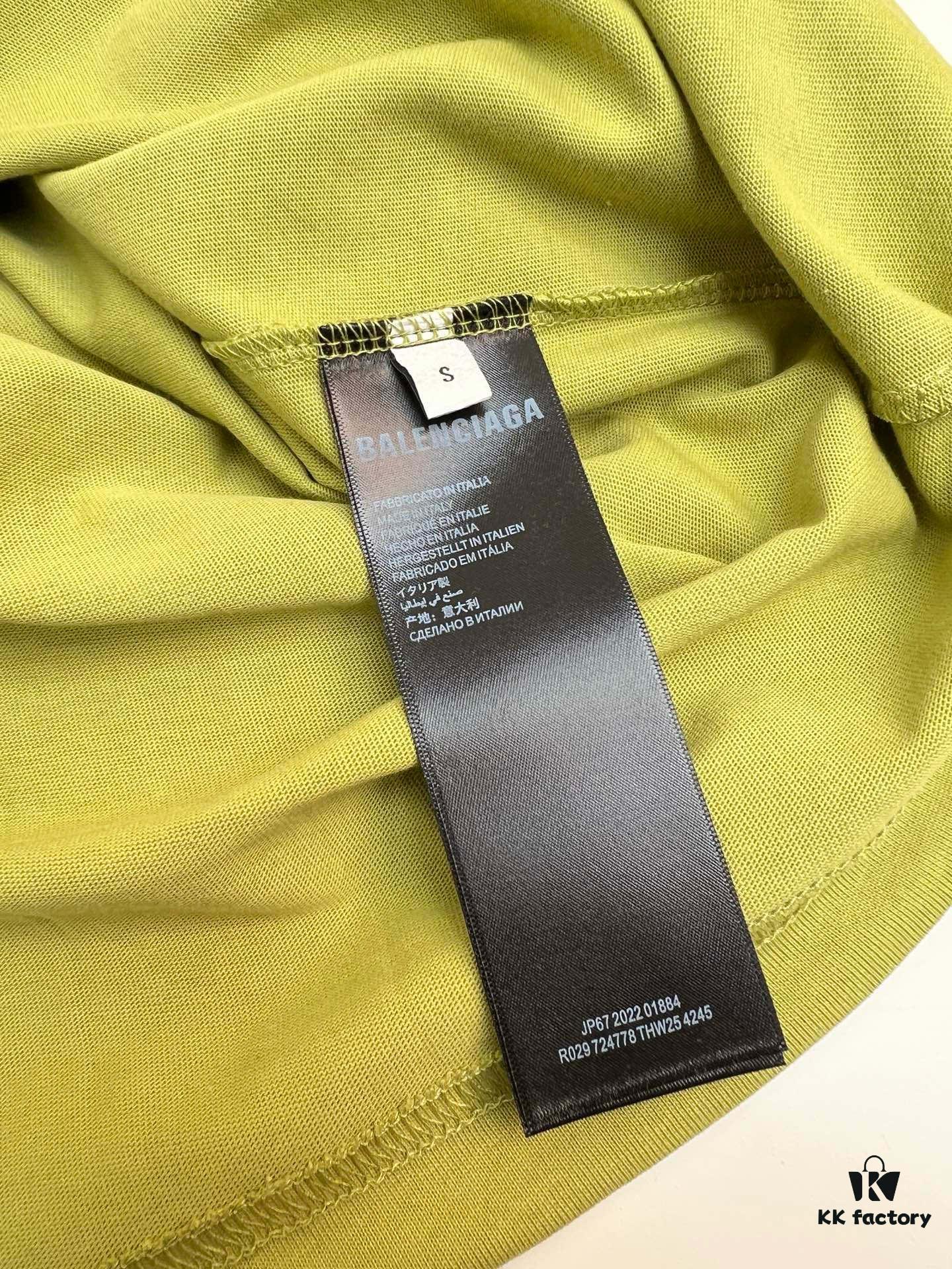 69316a8d908475d562cda4c9 High-Quality BAL 25SS Screen-Printed Premium Craftsmanship Classic Color T-Shirt! Youthful and Vibrant Design! New Season's Featured Teddy Bear Series with Advanced Printing Technology, Made from 280g Pure Cotton Fabric – Soft, Comfortable, and Perfectly Matched with Jeans, Chinos, or Shorts for Spring and Summer
