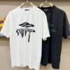 69316d5a908475d562cda540 Balenciaga Spring/Summer 2025 New Arrival Short Sleeve T-Shirt! Runway-Inspired Fashion Casual Tee with Signature Logo Design! Exquisitely Crafted from Premium 100% Cotton, Offering a Soft, Skin-Friendly Feel and Exceptional Comfort with Excellent Breathability – A Must-Have Piece That You Won't Be Able to Put Down! Relaxed Fit with Slightly Dropped Shoulders and Crew Neck, Designed as a Gender-Neutral Unisex Style for Couples, Redefining Contemporary Fashion with a Fresh Aesthetic. Distinct from Standard Market Versions, This High-End Collection Features Unisex Sizing for Both Men and Women.