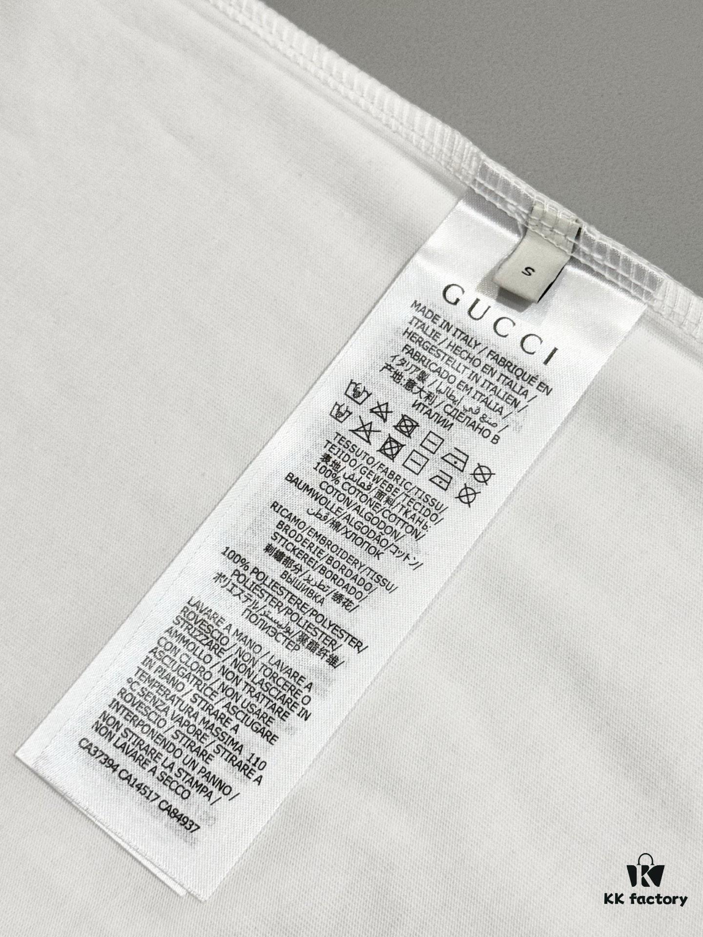 69319edaccd8ab3d7af9378c Gucci Double G Embroidered Pocket Short-Sleeve T-Shirt Classic Versatile Youthful Style
