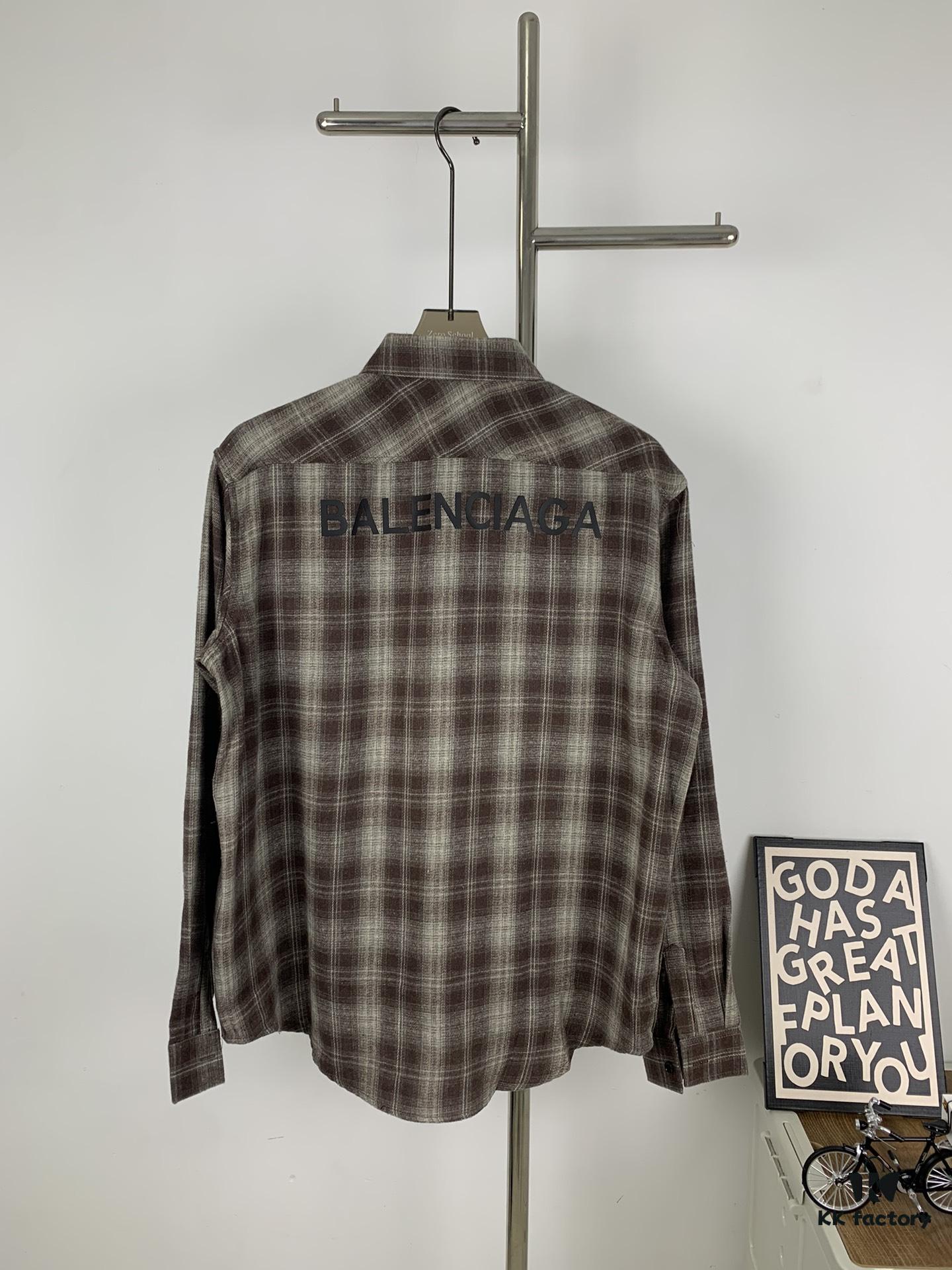 69319f86ccd8ab3d7af937ba New Arrival Paris Hot Plush Shirt Balenciaga 24SS Back Letter Print Logo Woven Plaid Shirt Top
