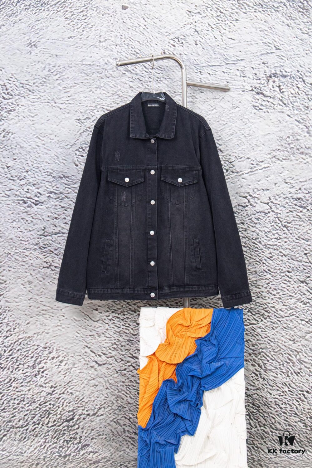 69319fc6ccd8ab3d7af937f3 Balenciaga 2024 Fall/Winter New Loose Oversized Denim Jacket with Eiffel Tower Design