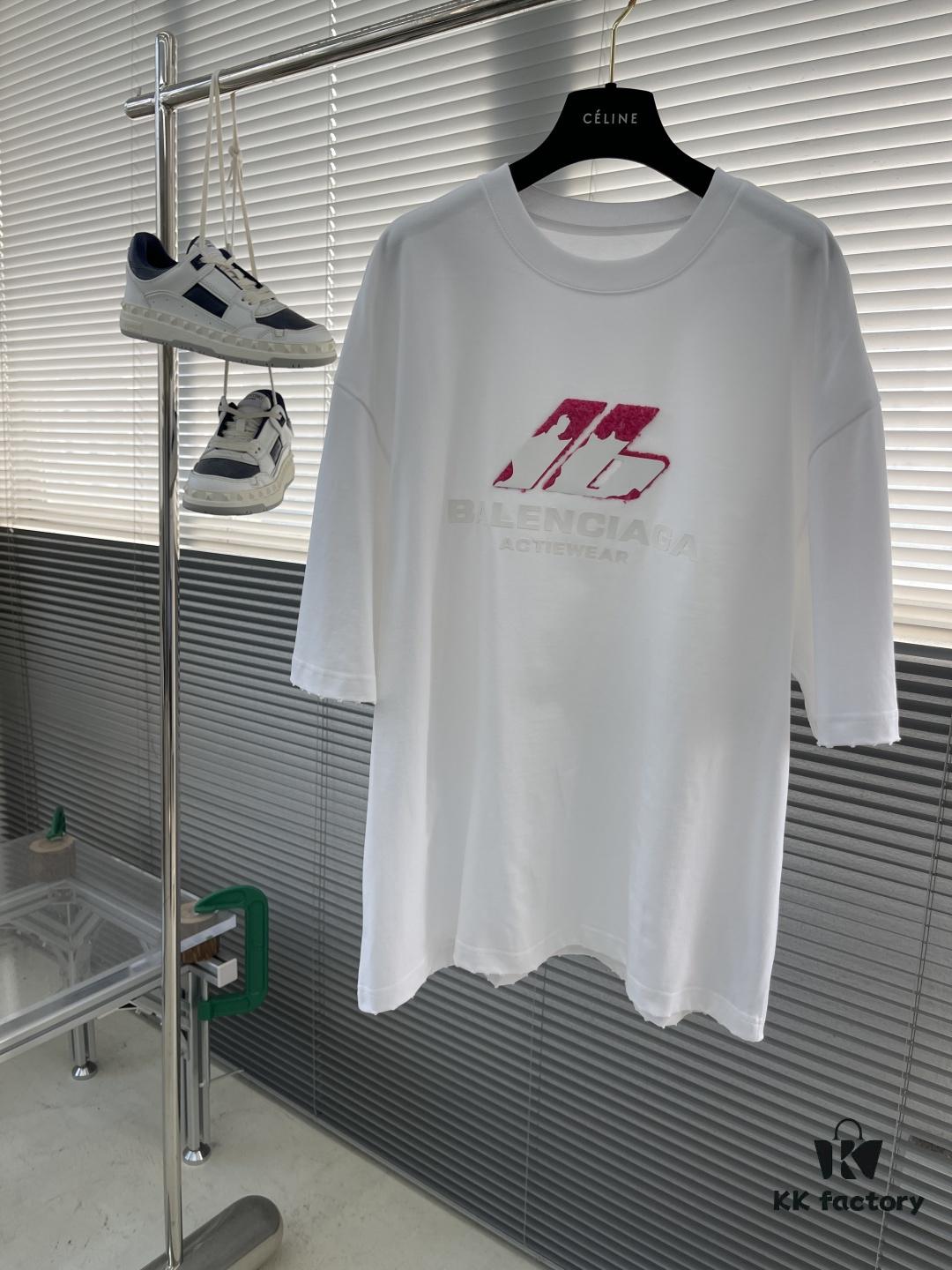 69319fd6ccd8ab3d7af93923 BALENCIAGA 25 Spring/Summer New Arrival Oversized Short Sleeve T-Shirt, Made from Custom 340g High GSM Cotton Fabric with Heavy Rust-Effect Woven Rubber Print on Chest, Distressed Raw Trims at Cuffs and Hem
