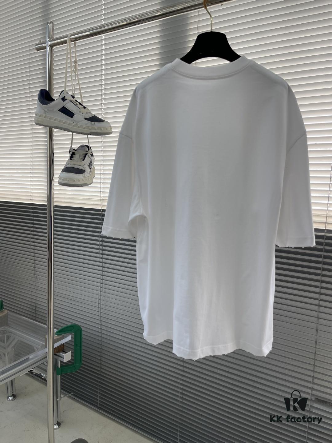 69319fd6ccd8ab3d7af9392a BALENCIAGA 25 Spring/Summer New Arrival Oversized Short Sleeve T-Shirt, Made from Custom 340g High GSM Cotton Fabric with Heavy Rust-Effect Woven Rubber Print on Chest, Distressed Raw Trims at Cuffs and Hem