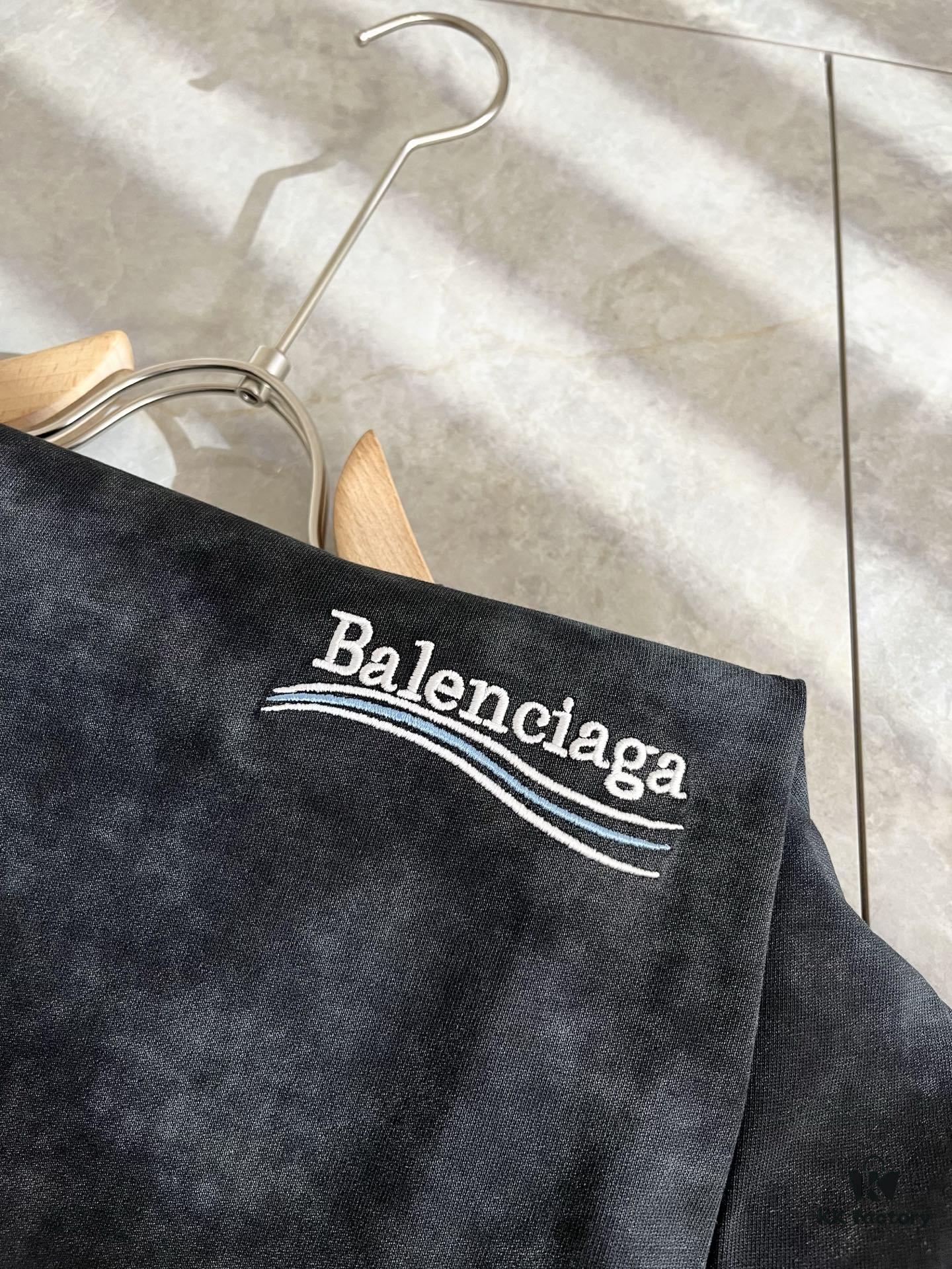 69319fd8ccd8ab3d7af93942 BALENCI*GA 2025 Spring/Summer New Unisex 👫 Short Sleeve T-Shirt with Runway Print and Embroidered Logo – Fashionable Casual Tee in Premium 260g Cotton