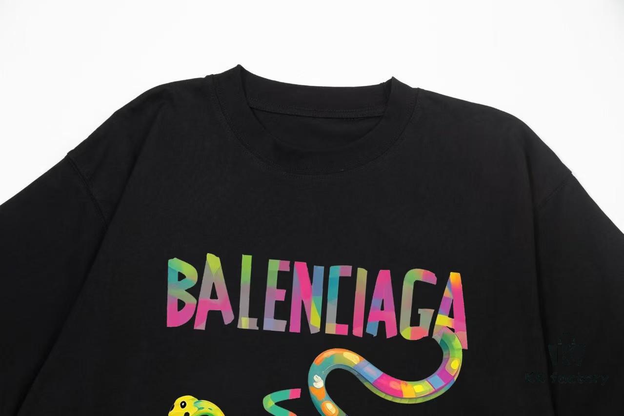 69319fdeccd8ab3d7af939b9 BALENCIAGA* Balenciaga* Loose Fit Printed Logo Short Sleeve T-Shirt for Spring and Summer, Stylish Crew Neck Unisex Cotton Tee