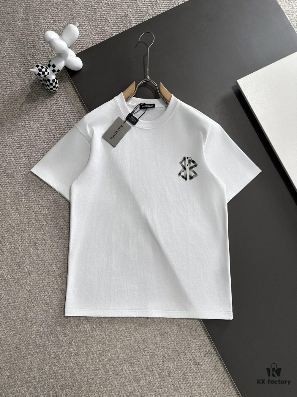 69319fdeccd8ab3d7af939c4 Balenciaga 2025 Spring and Summer New Arrival - High-Quality Cotton T-Shirt with Classic Double B Hand-Painted Style Print