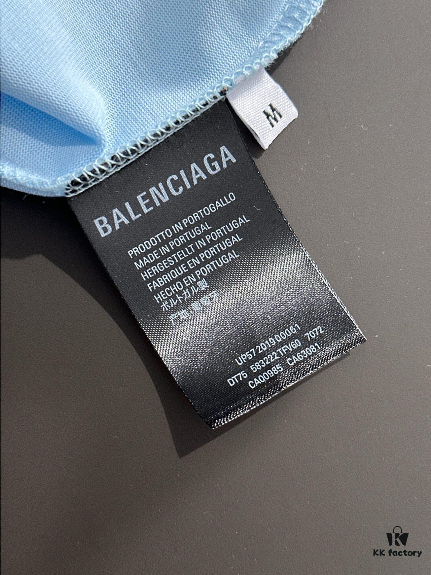 69319fdfccd8ab3d7af939d2 Balenciaga 2025 Spring/Summer New Arrival - High-Quality Cotton T-Shirt with Signature BB Logo