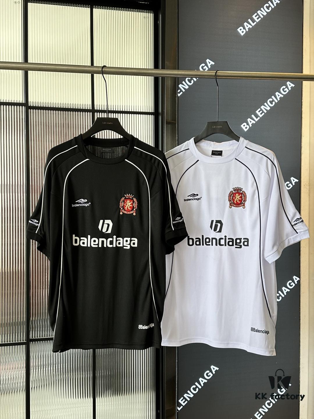 69319fdfccd8ab3d7af939d5 Top Version (Different from Standard Stock) Balenciaga/25SS Paris Fashion Week Manchester United Collaborative Football 10 Number Embroidered Print Short Sleeve T-Shirt