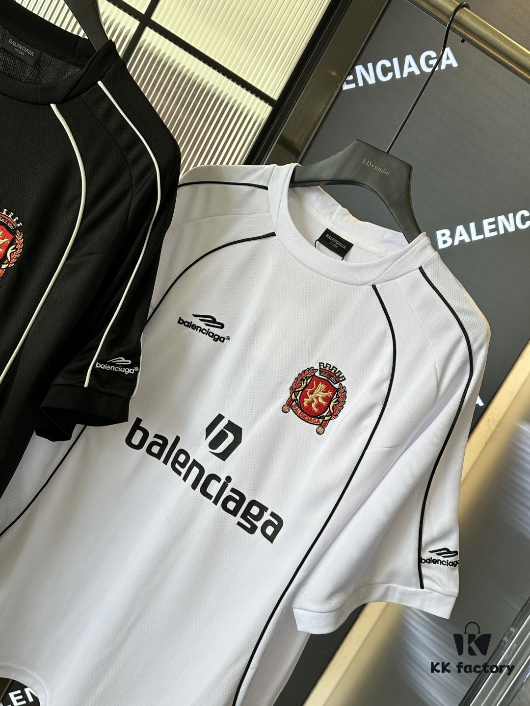 69319fdfccd8ab3d7af939d7 Top Version (Different from Standard Stock) Balenciaga/25SS Paris Fashion Week Manchester United Collaborative Football 10 Number Embroidered Print Short Sleeve T-Shirt
