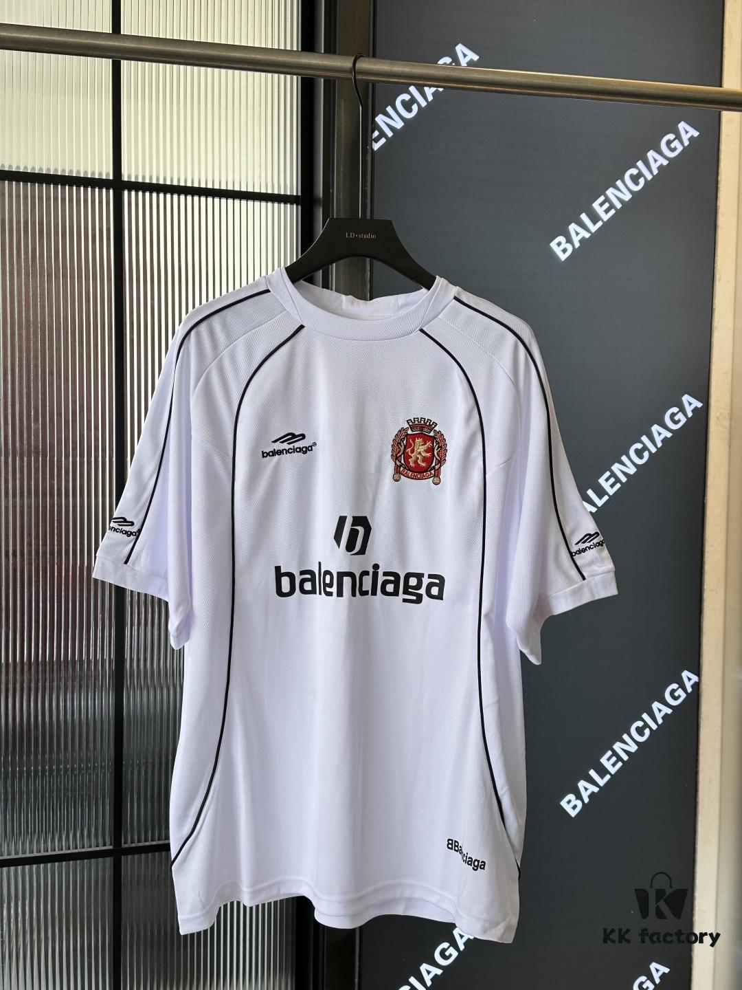 69319fdfccd8ab3d7af939dd Top Version (Different from Standard Stock) Balenciaga/25SS Paris Fashion Week Manchester United Collaborative Football 10 Number Embroidered Print Short Sleeve T-Shirt