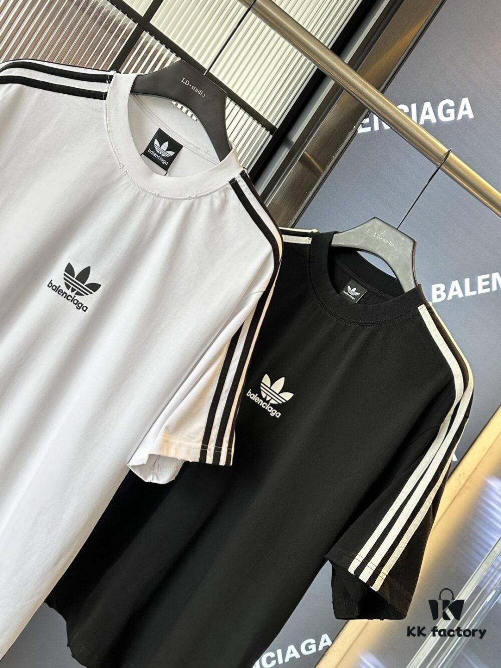 69319fe2ccd8ab3d7af93a0c Balenciaga x Three Leaves Collaboration Logo Embellished Heavyweight T-Shirt (Top Version, Distinguished from Standard Stock)