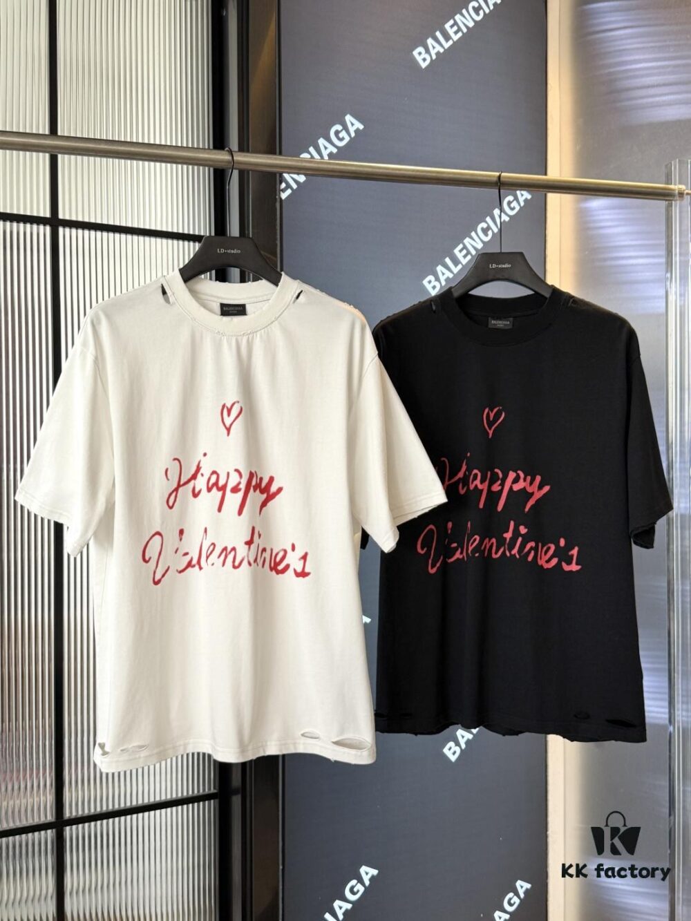 2025SS Balenciaga LIPSTICK VALENTINES Oversized Heavy Washed Distressed Short Sleeve T-Shirt (Top-Tier Version, Distinguished from Standard Market Copies)