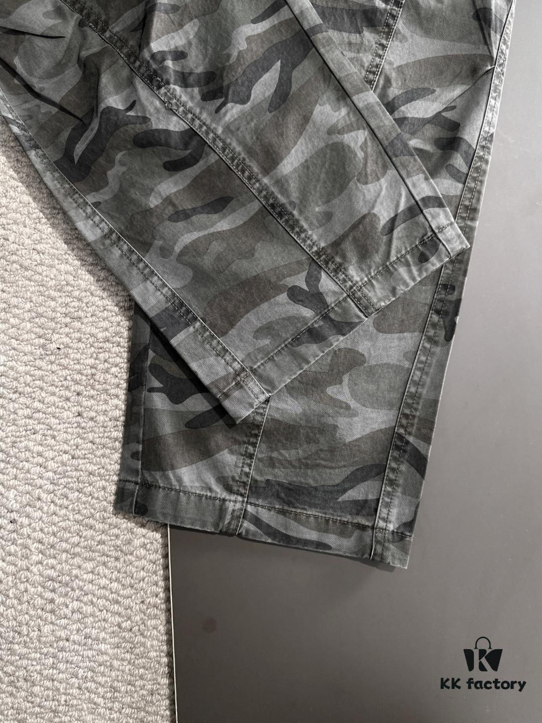69319ff5ccd8ab3d7af93ad9 Balenciaga 2025 Spring/Summer New Elastic Waist Casual Pants, Lightweight Custom Counter Fabric, Highly Breathable and Comfortable, Exquisitely Designed with Brand Elements Reflecting High Quality, Soft and Smooth Texture, Featuring a Relaxed Cut with Excellent Fit