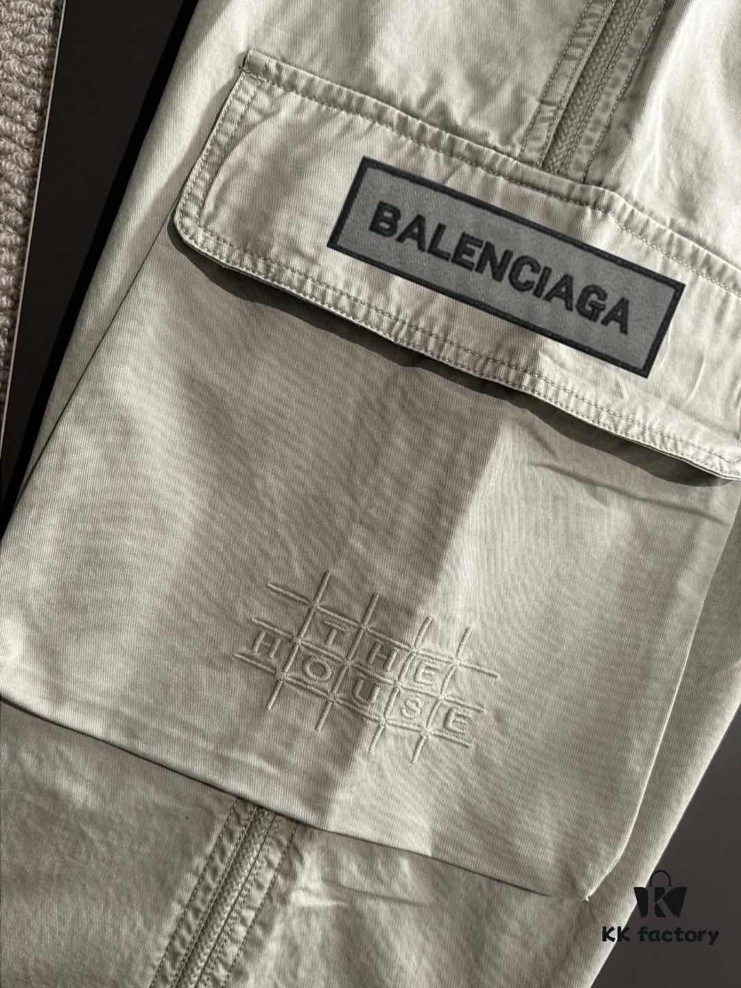 69319ff6ccd8ab3d7af93aec Balenciaga 2025 Spring/Summer New Elastic Waist Casual Pants, Lightweight Custom Counter Fabric, Highly Breathable and Comfortable, Exquisite Details, Brand Design Concept Reflecting High Quality, Soft and Smooth Touch