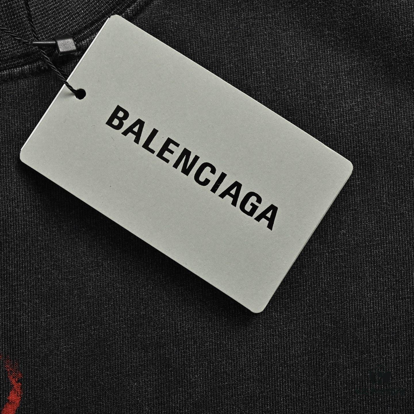 6931a002ccd8ab3d7af93bd1 Balenciaga Valentine's Limited Edition Graffiti Heart Short-Sleeve T-Shirt