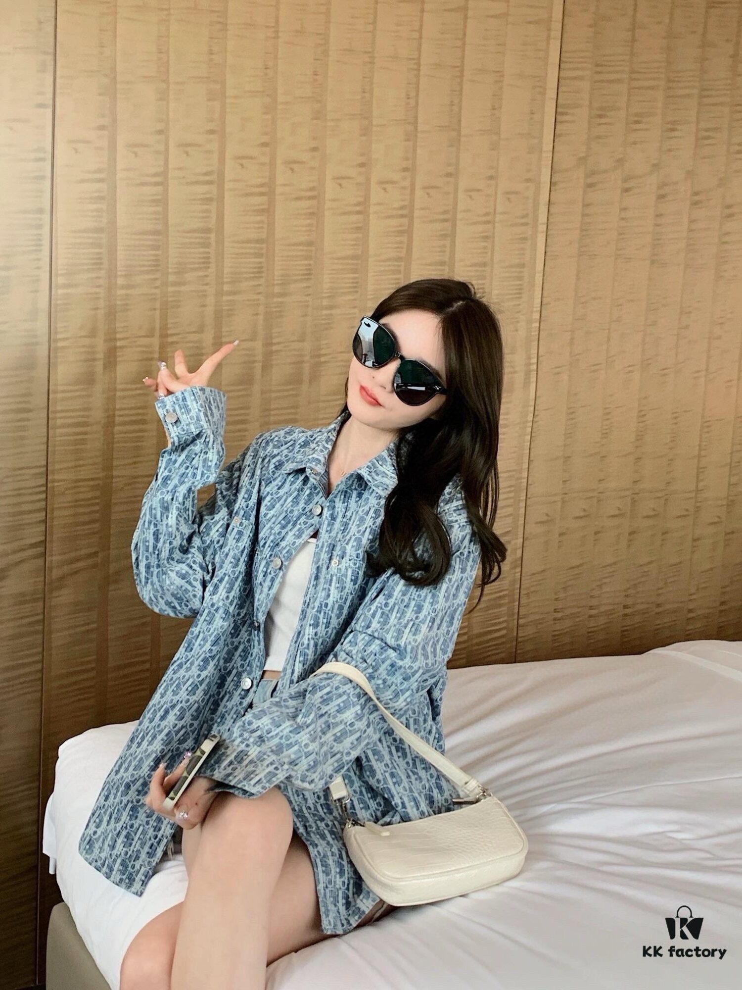 6931a00eccd8ab3d7af93cc4 Dior 22FW Vintage Logo Jacquard Long-Sleeve Denim Shirt