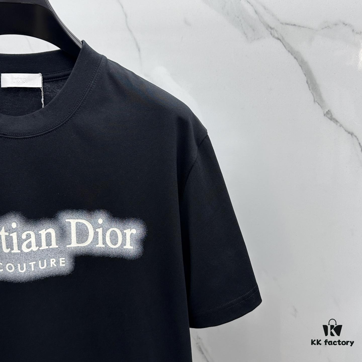 6931a013ccd8ab3d7af93d33 Christian Dior Dior 2025 FW Spring/Summer New Arrival Round Neck T-Shirt for Layering or Outerwear, 3D Logo Slightly Oversized Short-Sleeve 260g Active Cotton Tee